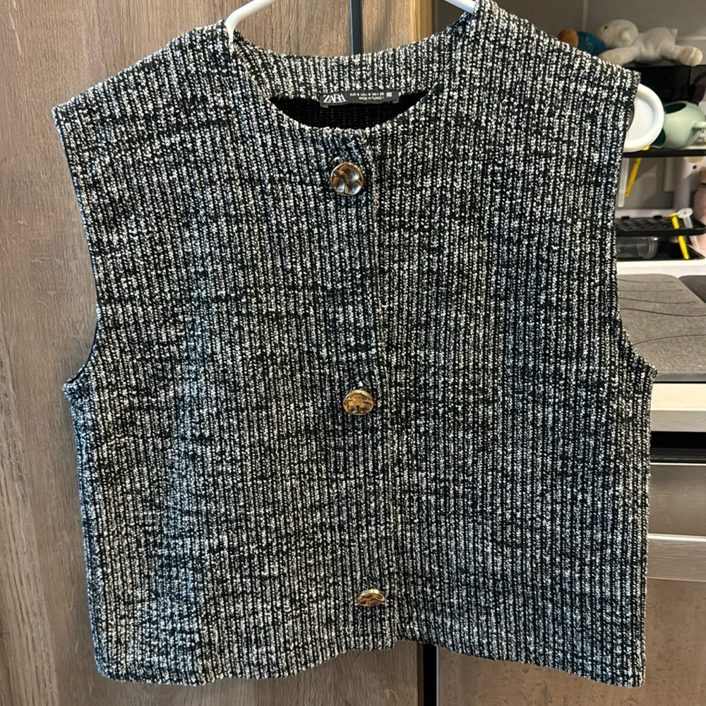 Women’s knit vest